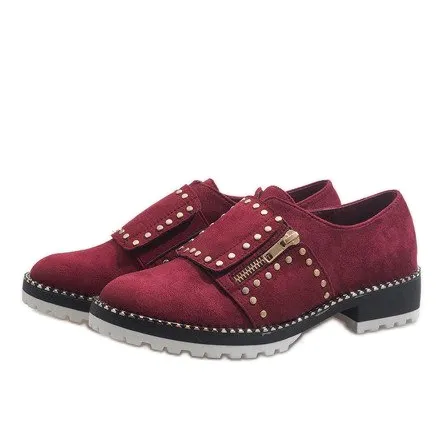KASTANJEBRUINE INSTAPSCHOENEN MET STUDS U6249 ROOD