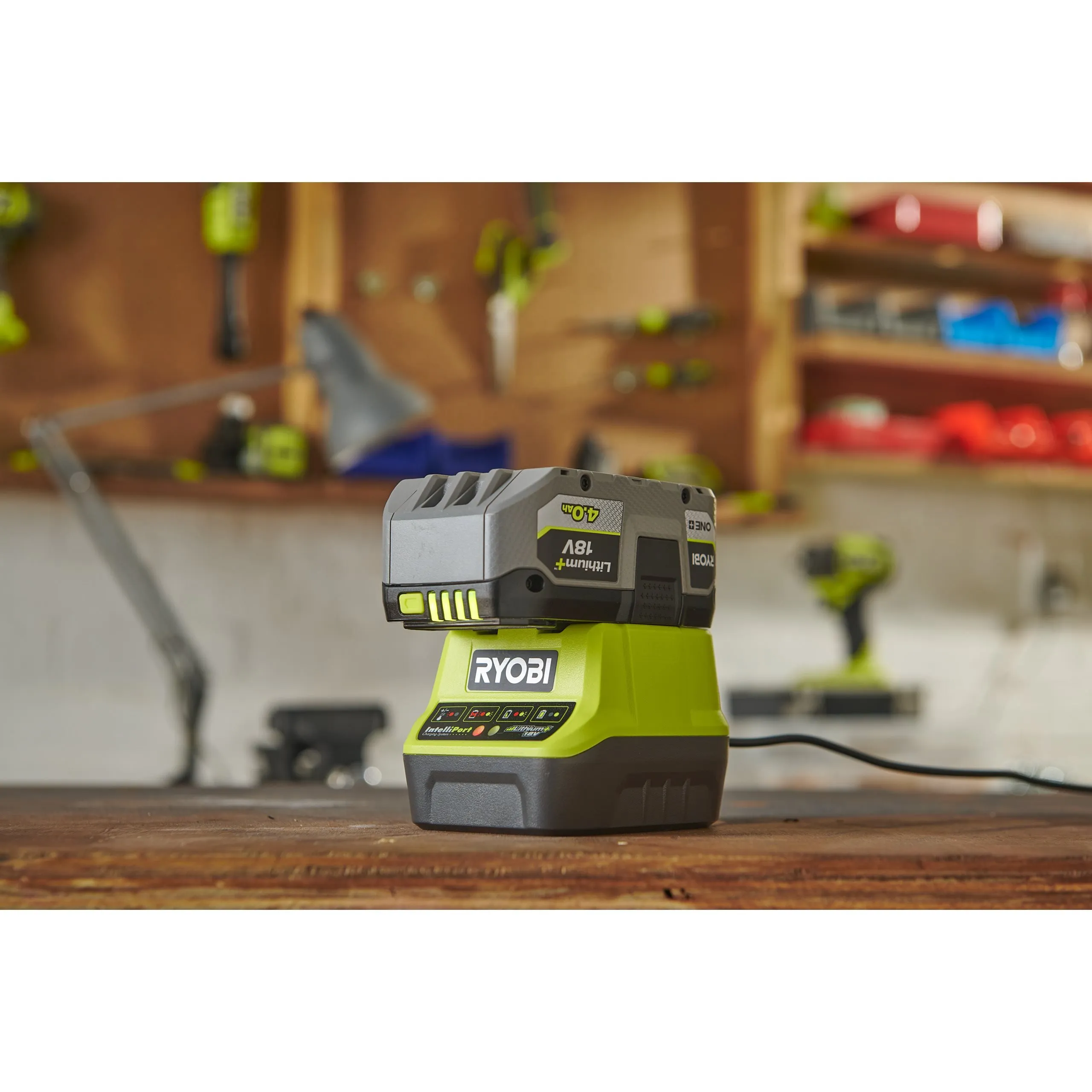 ONE+™ 18V Compacte Lader
